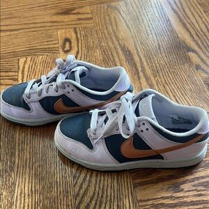 Nike Dunk Low SE - Navy Blue and Purple - Size 1
